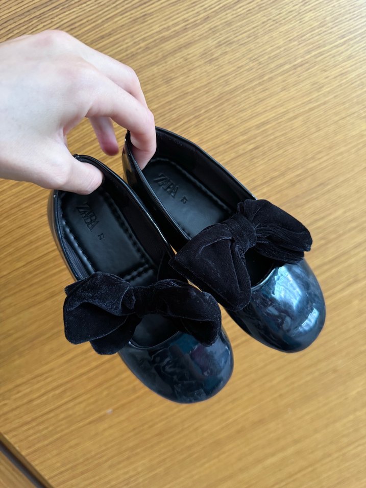 Kız Çocuk Siyah Rugan Fiyonk Detaylı Babet - Görsel 3