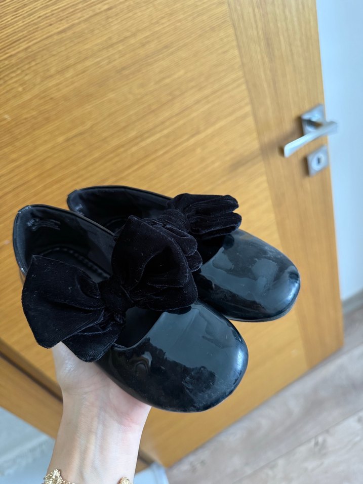 Kız Çocuk Siyah Rugan Fiyonk Detaylı Babet - Görsel 2