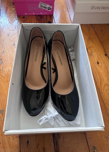 LC Waikiki Siyah Rugan Stiletto Topuklu Kadin Ayakkabi