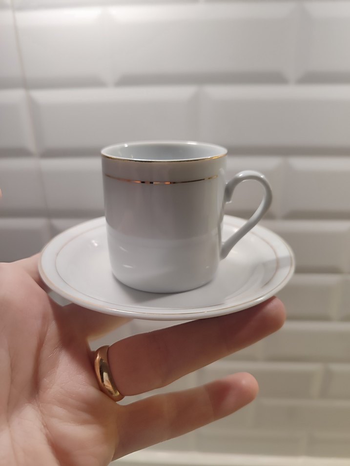 İnce Kenarlı Beyaz Fincan ve Tabak Seti - Görsel 2