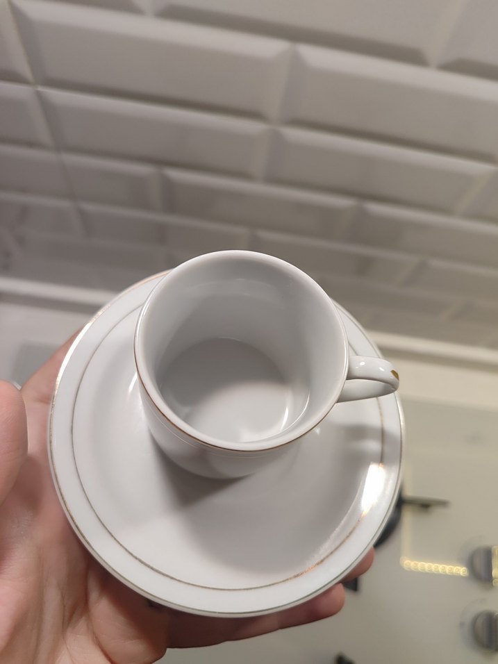 İnce Kenarlı Beyaz Fincan ve Tabak Seti - Görsel 3