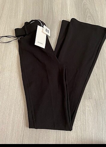 36 Beden siyah Renk pencere dekolte detaylı ispanyol paça flare kumaş pantolon 