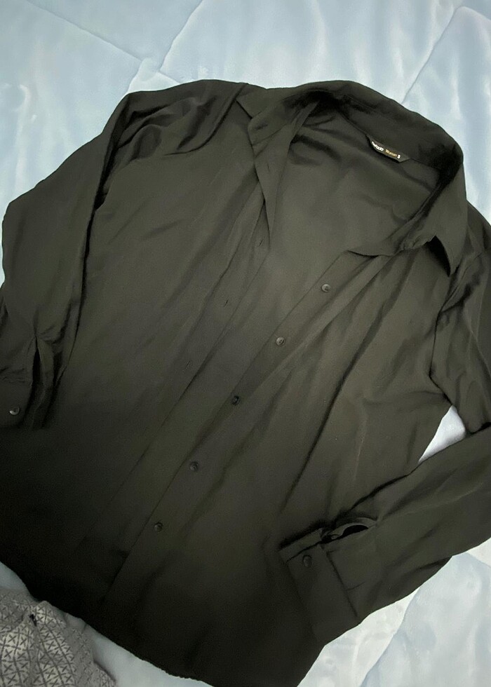 Siyah gömlek - Görsel 2