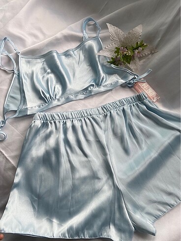 m Beden saten şortlu pijama takımı