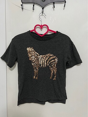 Payet işlemeli t shirt