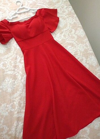 Kırmızı abiye elbise 