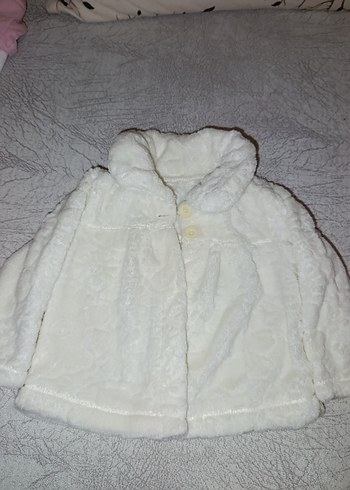 Kız Çocuk Beyaz Kürklü Ceket - Görsel 2