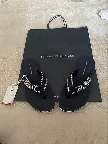 37 Beden Tommy hilfiger terlik