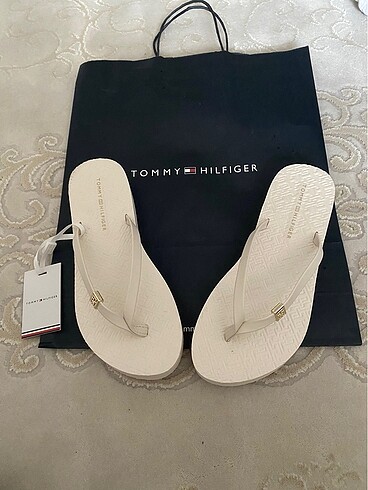 36 Beden Tommy hilfiger terlik