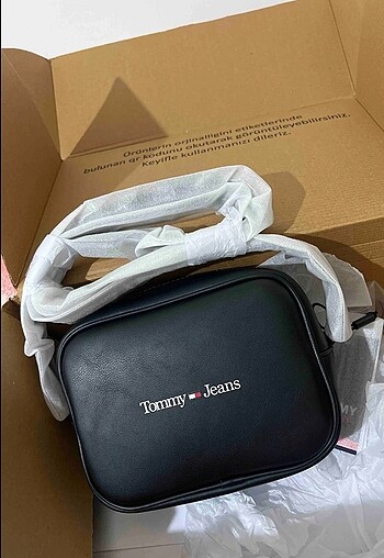 Beden Tommy hilfiger çanta