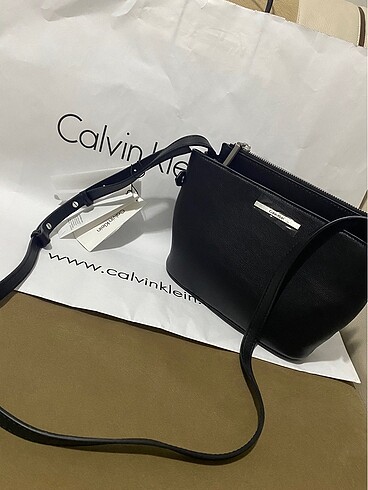Calvin klein askılı çanta