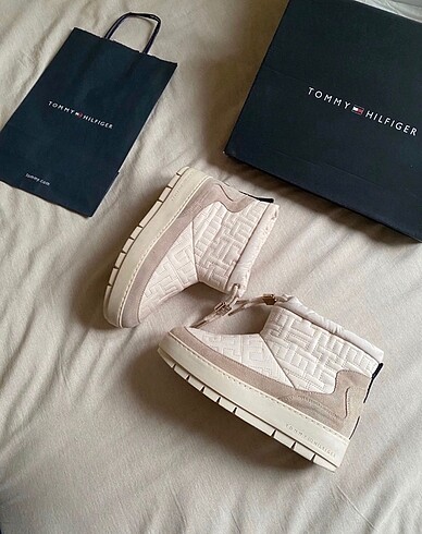 37 Beden Tommy hilfiger bot