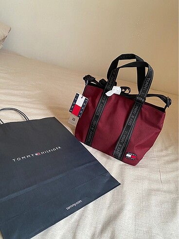 Tommy hilfiger çanta