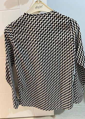 Zebra Desenli V Yakalı Kadın Bluz - Görsel 4