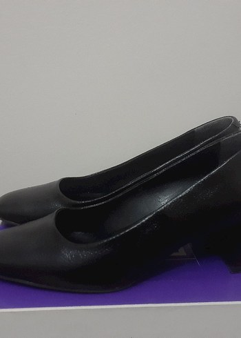 Siyah Alçak Topuklu Kadın Ayakkabı - Görsel 6