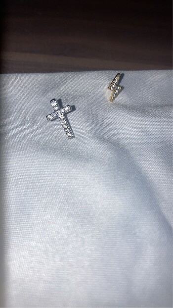 Tragus piercing