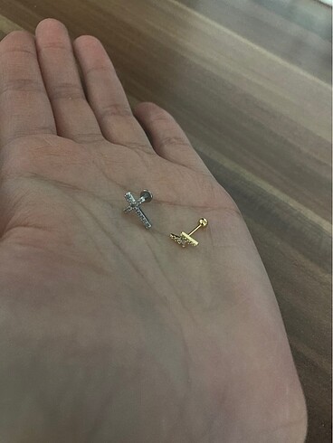 Beden Tragus piercing