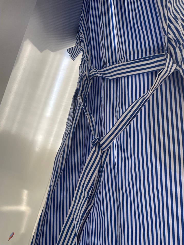 Düğmeli Mavi Çizgili Elbise - Görsel 3