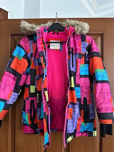 LC Waikiki Waikiki kız çocuk kar montu