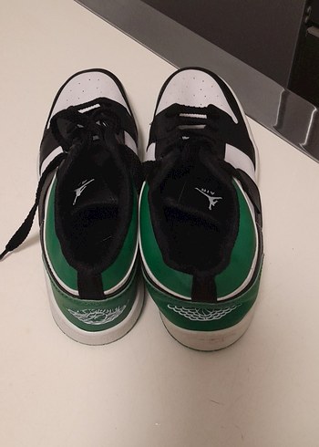 Nike Beyaz Siyah Bağcıklı Erkek Spor Ayakkabı