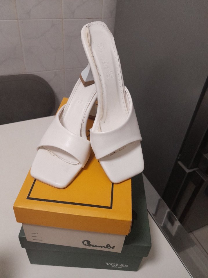 Beyaz Kare Burunlu Topuklu Kadın Sandalet - Görsel 2