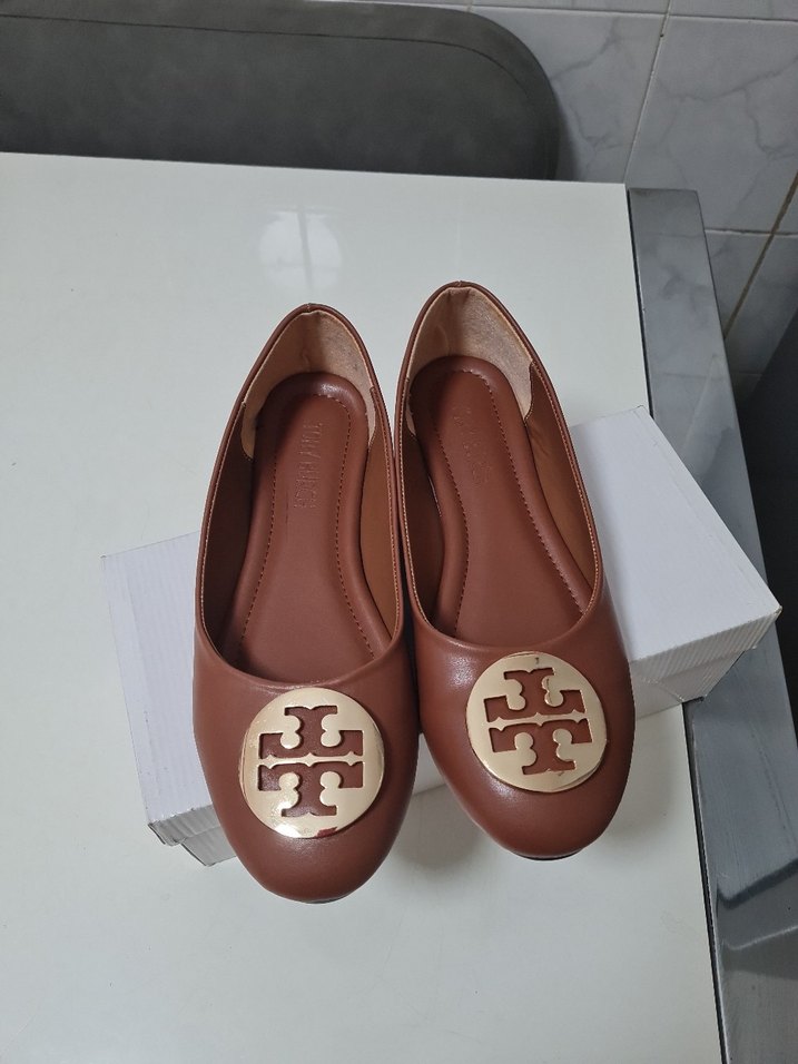 Tory Burch Kahverengi Tokalı Kadın Babet - Görsel 3