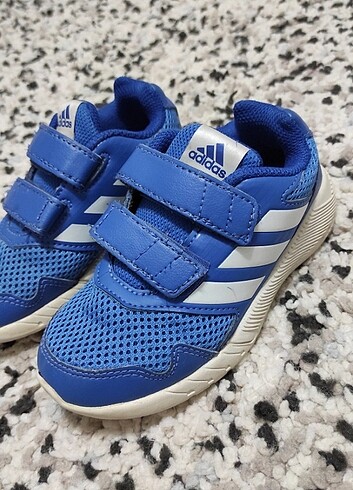 28 Beden mavi Renk Adidas erkek çocuk ayakkabı