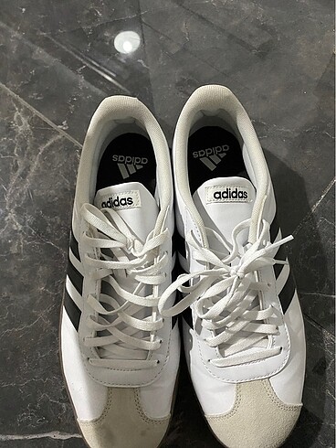 44 Beden Adidas spor ayakkabı