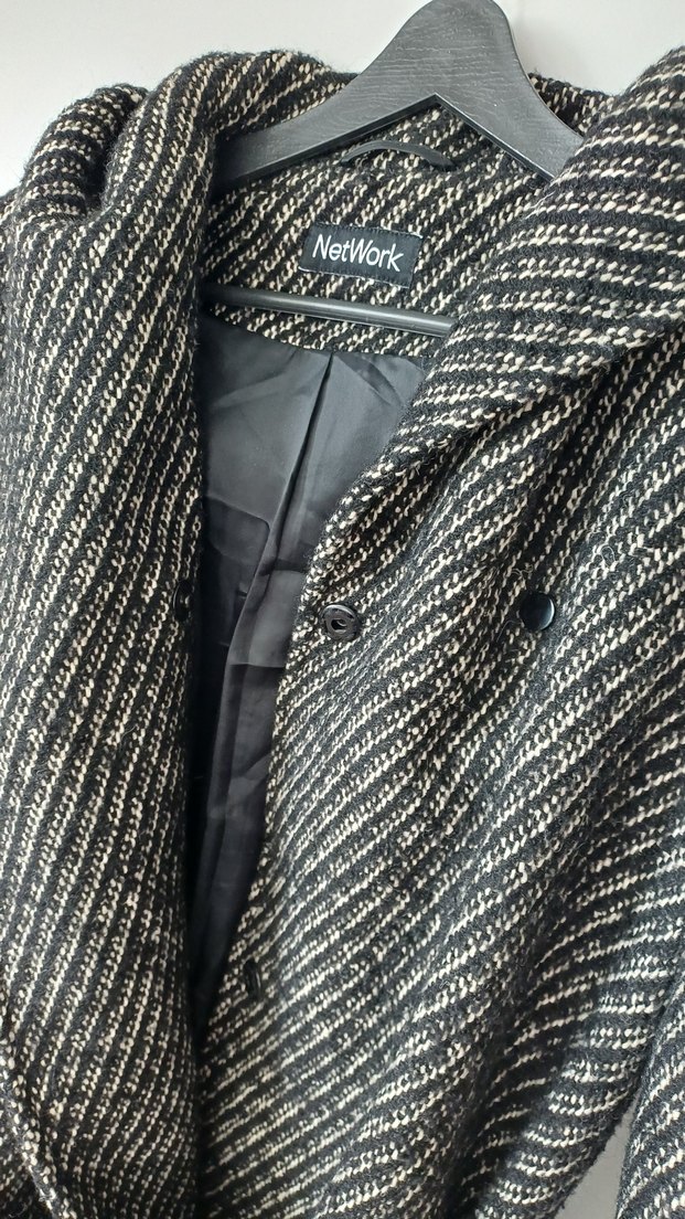 Kemerli Kapüşonlu Kadın Kaban - Görsel 3