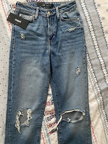Mavi Jeans Mavi yırtık kot etiketli