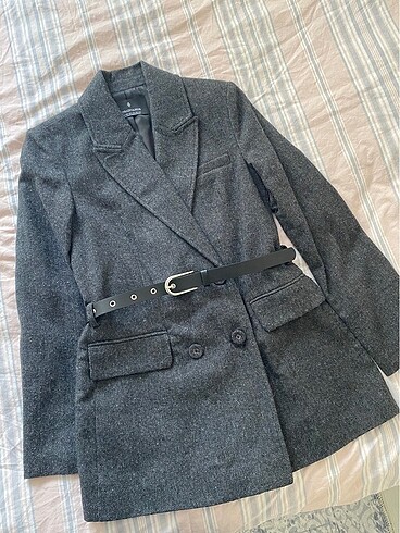 Stradivarius kemerli blazer
