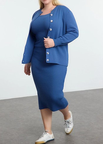 V Yaka Uzun Kollu Triko elbise HER BİRİ 1000 TL PAZARLIĞA AÇIK - Görsel 7