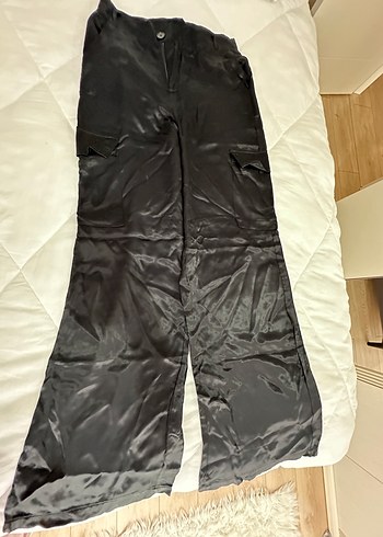 Kadın Siyah Saten Kemerli Midi Pantolon