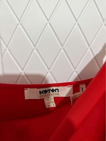 Kırmızı elbise - Görsel 3