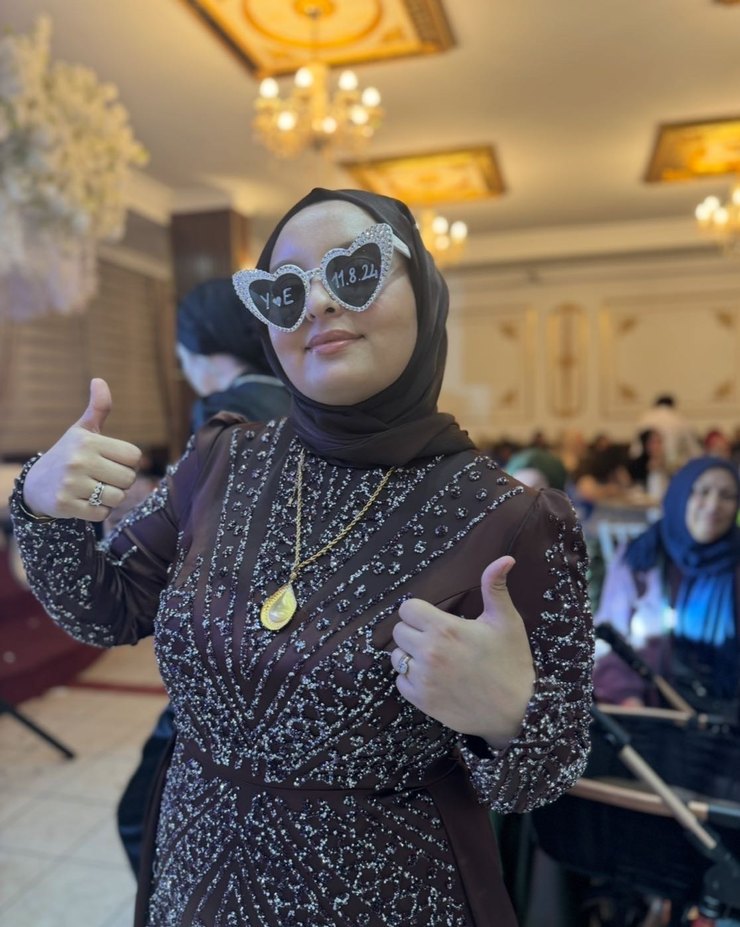 Kuyruklu tesettür abiye - Görsel 3