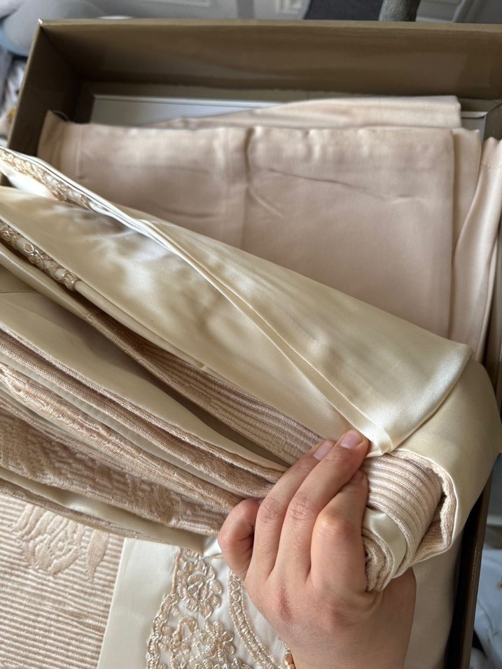 Nakışlı Parlak yatak örtüsü seti - Görsel 3