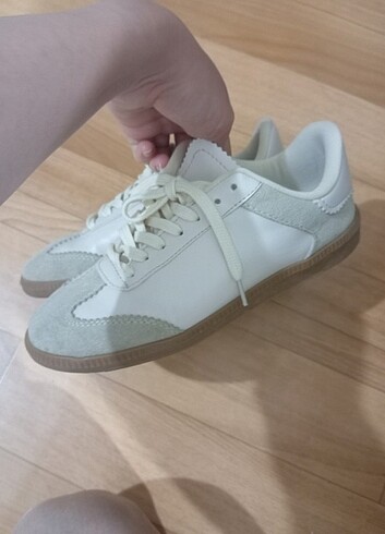 37 Beden beyaz Renk Sneaker ayakkabı