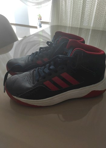 35 Beden Erkek Çocuk Adidas Bağcıklı Spor Ayakkabı