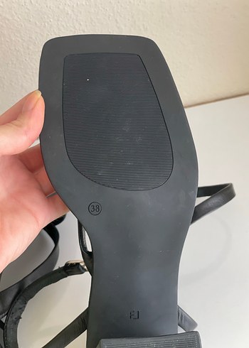 Siyah topuklu ayakkabı - Görsel 5