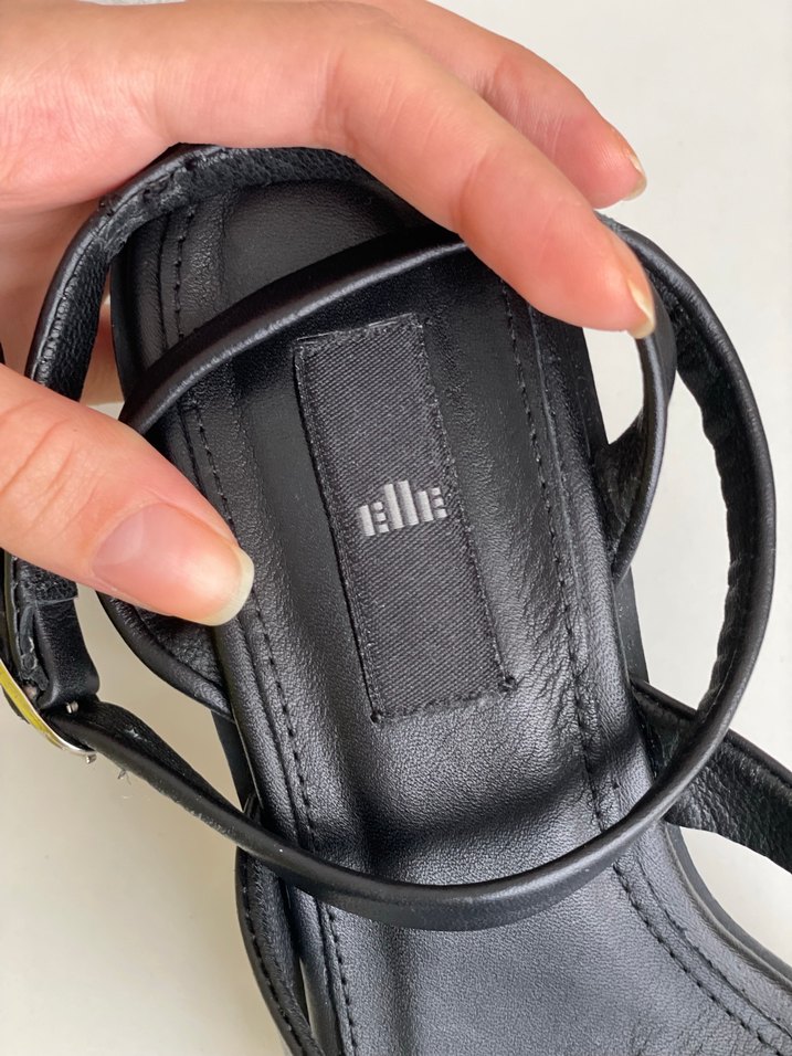 Siyah topuklu ayakkabı - Görsel 3