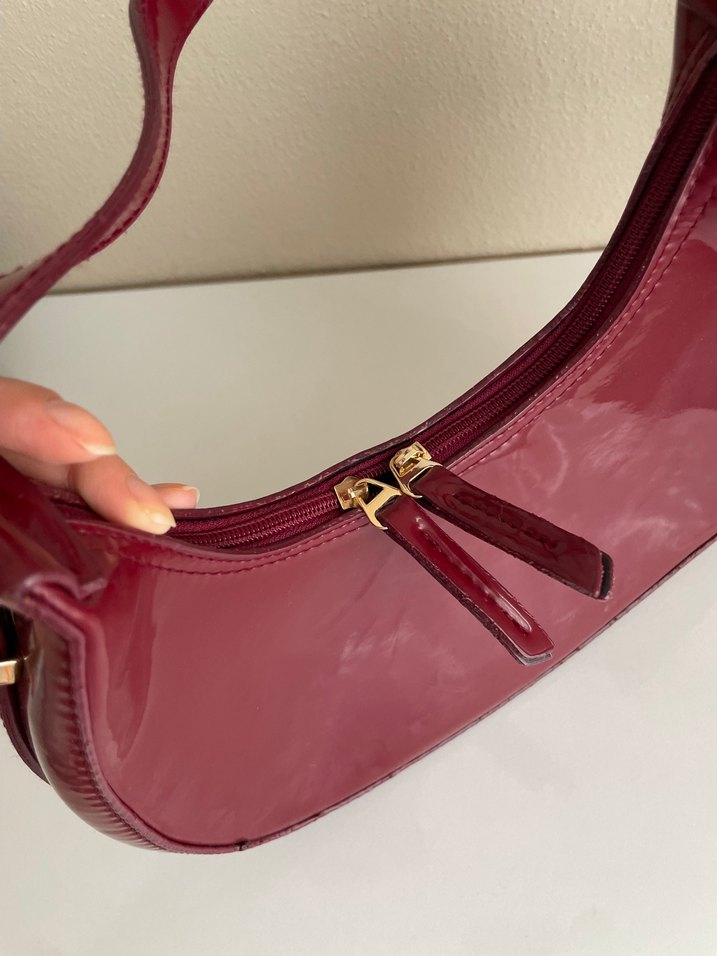 Bordo Parlak Deri Kadın Çantası - Görsel 3