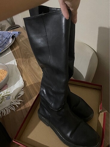 Zara Çizme