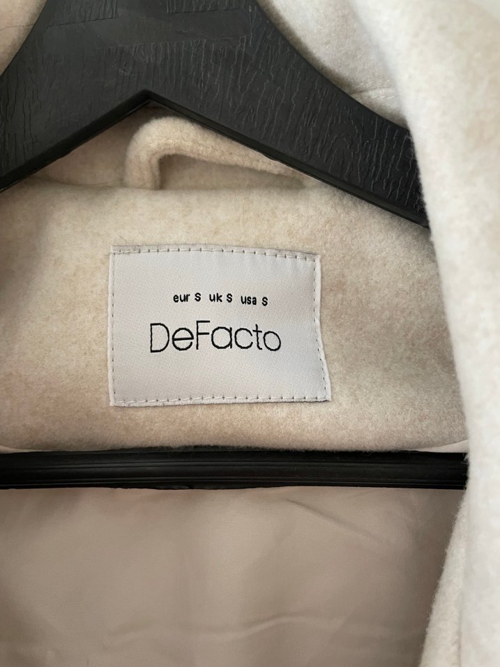 Bej Kısa Kadın Ceket - Görsel 2