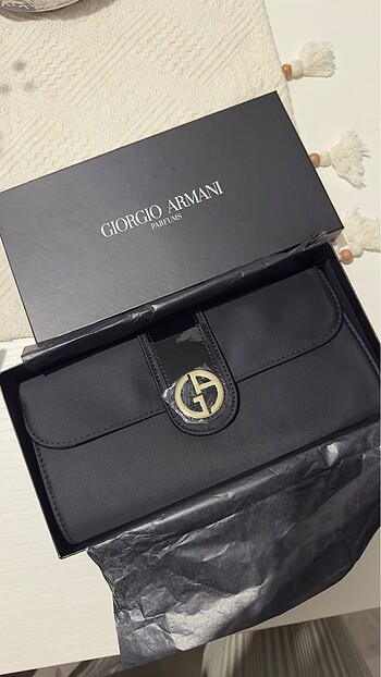 Giorgio Armani el çantası