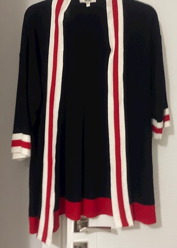 Uzun Siyah Kadın Hırka, Çizgili Detaylı - Görsel 2