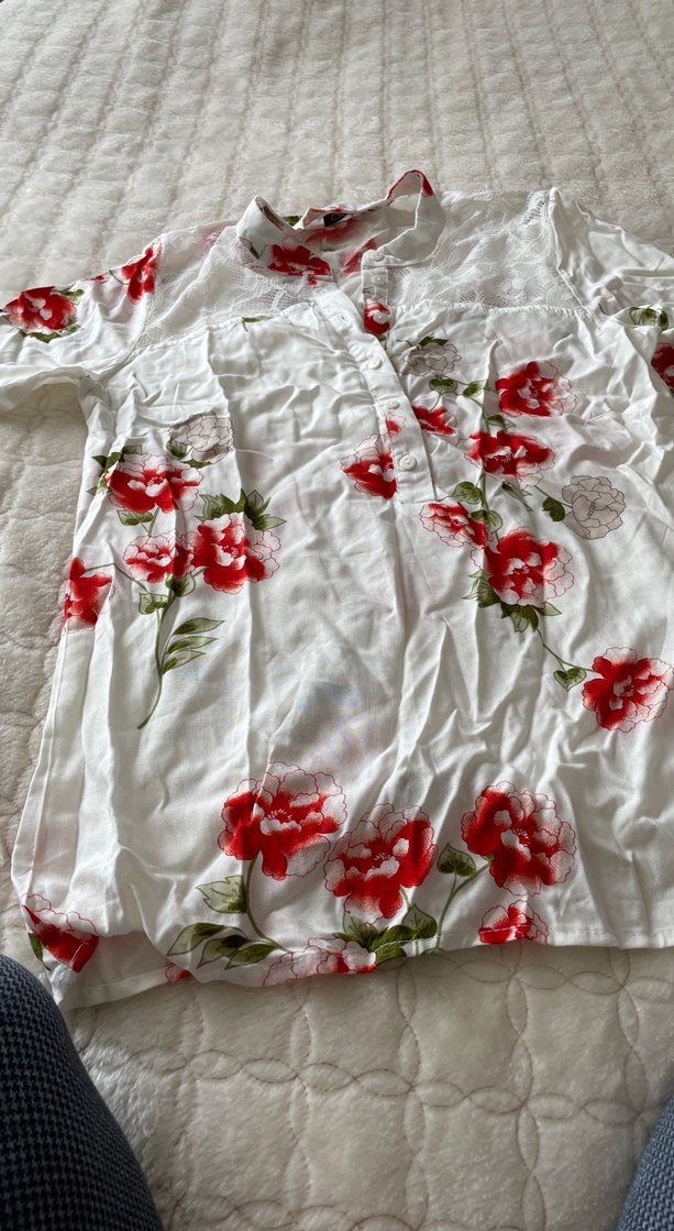 Çiçek desenli kısa kol kadın gömlek - Görsel 2