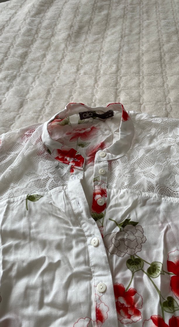 Çiçek desenli kısa kol kadın gömlek - Görsel 3