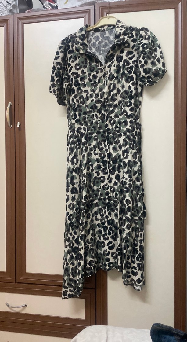 Düğmeli Leopar Desenli Gri Uzun Elbise - Görsel 2