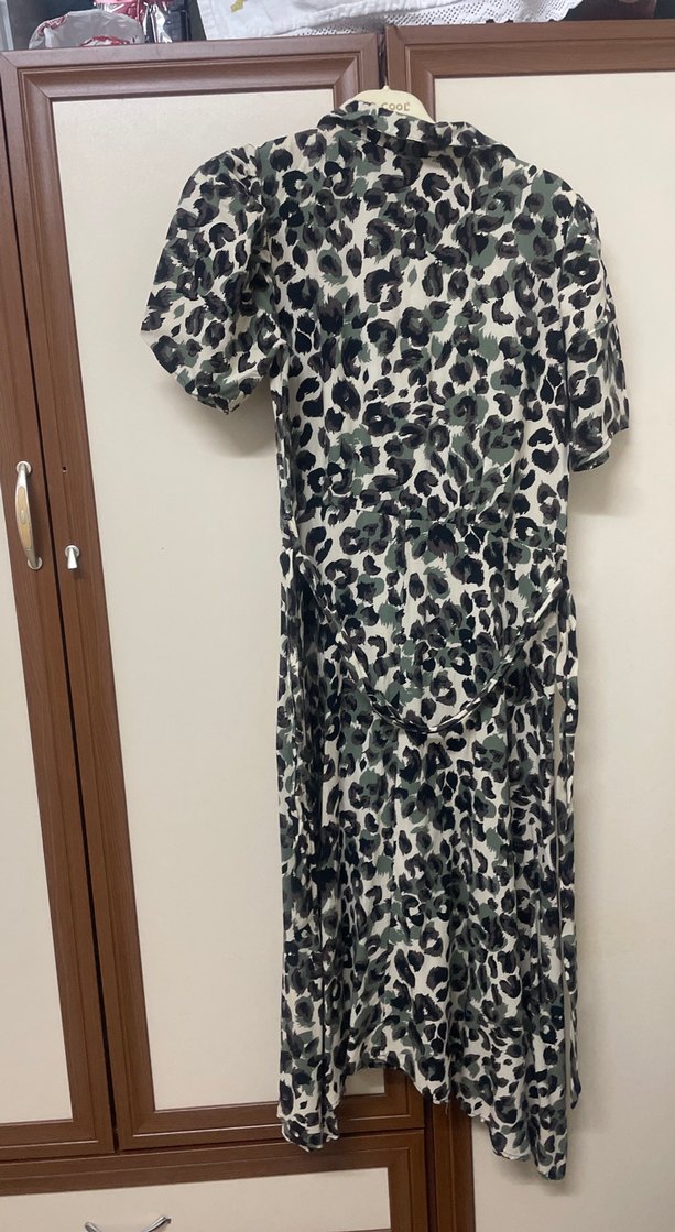 Düğmeli Leopar Desenli Gri Uzun Elbise - Görsel 5