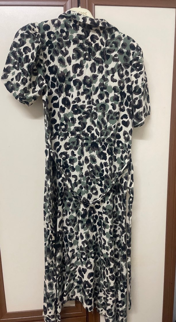 Düğmeli Leopar Desenli Gri Uzun Elbise - Görsel 4